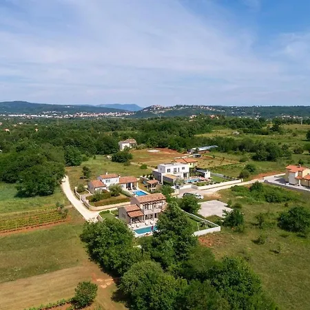 Mercedes Labin (Istria)