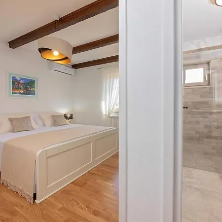 Holiday home Mercedes *